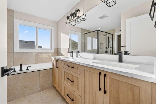 180 Wildrose Drive, Strathmore, AB - Indoor Photo Showing Bathroom