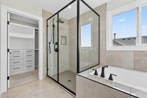 180 Wildrose Drive, Strathmore, AB - Indoor Photo Showing Bathroom