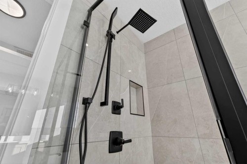 180 Wildrose Drive, Strathmore, AB - Indoor Photo Showing Bathroom