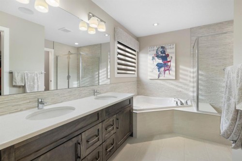 8 Emberside Glen, Cochrane, AB - Indoor Photo Showing Bathroom