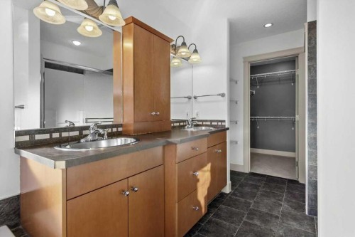 433 19 Avenue Ne, Calgary, AB - Indoor