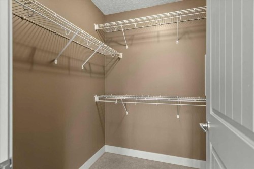 433 19 Avenue Ne, Calgary, AB - Indoor With Storage