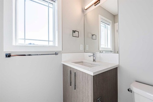 129 Dawson Wharf View, Chestermere, AB - Indoor Photo Showing Bathroom