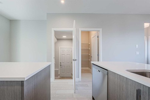 129 Dawson Wharf View, Chestermere, AB - Indoor Photo Showing Kitchen