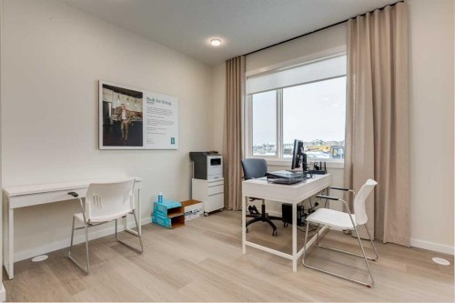 62 Starling Boulevard Nw, Calgary, AB - Indoor Photo Showing Office