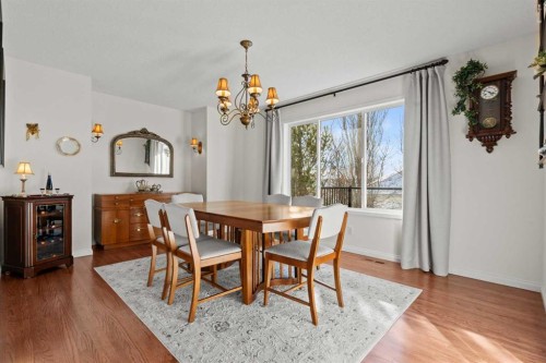 63 Springbank Crescent Sw, Calgary, AB - Indoor Photo Showing Dining Room