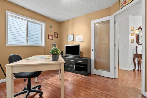63 Springbank Crescent Sw, Calgary, AB - Indoor Photo Showing Office