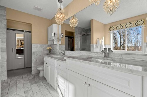 63 Springbank Crescent Sw, Calgary, AB - Indoor Photo Showing Bathroom