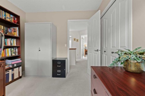 63 Springbank Crescent Sw, Calgary, AB - Indoor Photo Showing Other Room