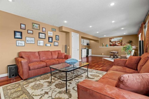 63 Springbank Crescent Sw, Calgary, AB - Indoor Photo Showing Living Room