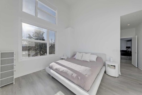 454 15 Avenue Ne, Calgary, AB - Indoor Photo Showing Bedroom