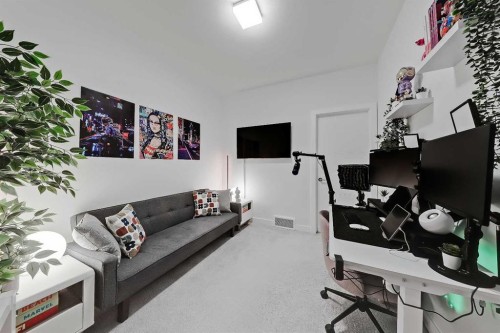 454 15 Avenue Ne, Calgary, AB - Indoor