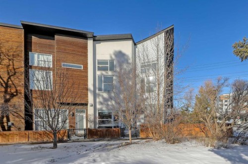 454 15 Avenue Ne, Calgary, AB - Outdoor
