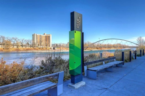 454 15 Avenue Ne, Calgary, AB - Outdoor