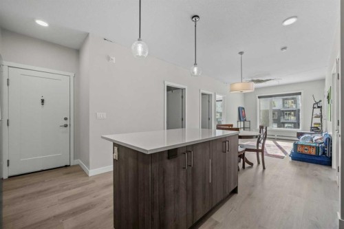 210-660 Shawnee Square Sw, Calgary, AB - Indoor