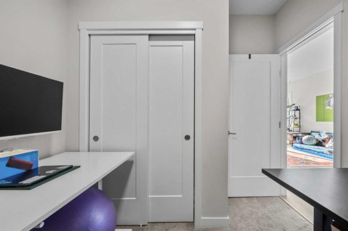 210-660 Shawnee Square Sw, Calgary, AB - Indoor
