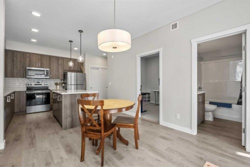 210-660 Shawnee Square Sw, Calgary, AB - Indoor