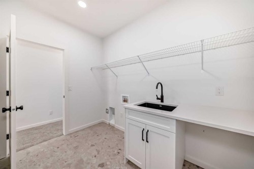 10 Rodelle Common Nw, Calgary, AB - Indoor Photo Showing Other Room