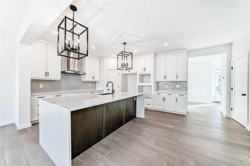 10 Rodelle Common Nw, Calgary, AB - Indoor Photo Showing Kitchen With Upgraded Kitchen