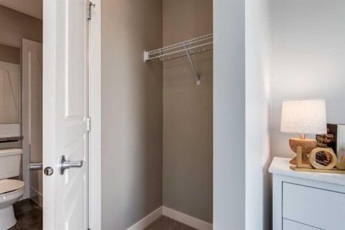 705 Evanston Square Nw, Calgary, AB - Indoor Photo Showing Bathroom