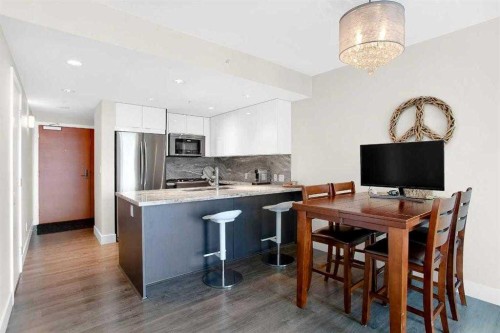 805-519 Riverfront Avenue Se, Calgary, AB - Indoor