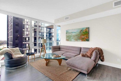 805-519 Riverfront Avenue Se, Calgary, AB - Indoor Photo Showing Living Room