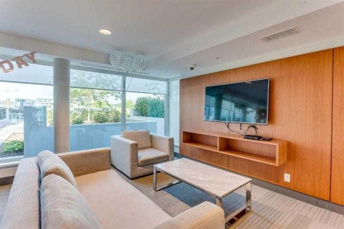 805-519 Riverfront Avenue Se, Calgary, AB - Indoor