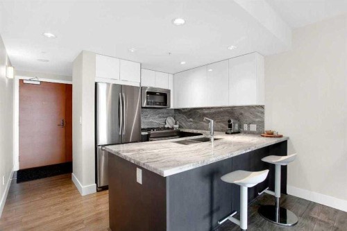 805-519 Riverfront Avenue Se, Calgary, AB - Indoor Photo Showing Kitchen With Stainless Steel Kitchen With Double Sink With Upgraded Kitchen