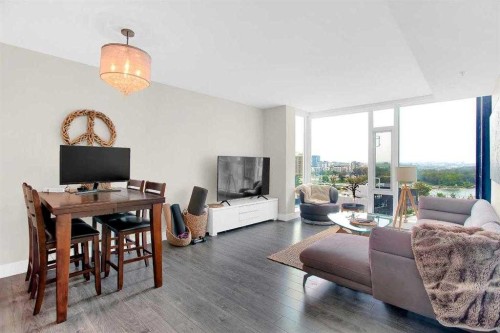 805-519 Riverfront Avenue Se, Calgary, AB - Indoor Photo Showing Living Room