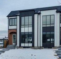 2632 36 Street SW Calgary, AB T3E 2Z8