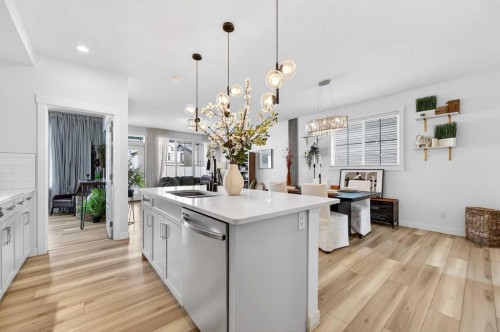 47 Walgrove Park Se, Calgary, AB - Indoor Photo Showing Kitchen With Upgraded Kitchen