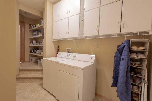 20 Tuscany Ridge Crescent Nw, Calgary, AB - Indoor Photo Showing Laundry Room
