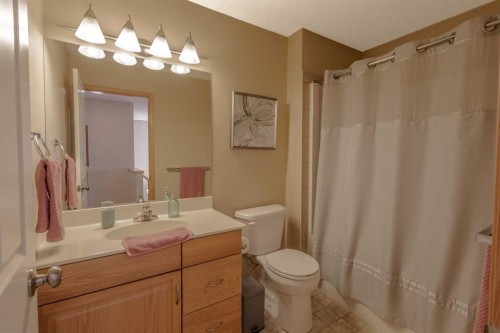 20 Tuscany Ridge Crescent Nw, Calgary, AB - Indoor Photo Showing Bathroom