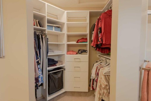 20 Tuscany Ridge Crescent Nw, Calgary, AB - Indoor With Storage