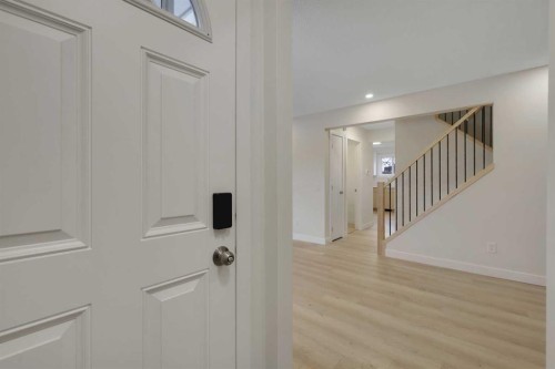 13 Penworth Close Se, Calgary, AB - Indoor Photo Showing Other Room