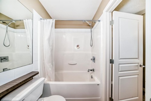 1803 Evanston Square Nw, Calgary, AB - Indoor Photo Showing Bathroom