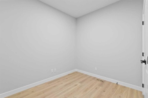 151 Belvedere Crescent Se, Calgary, AB - Indoor Photo Showing Other Room