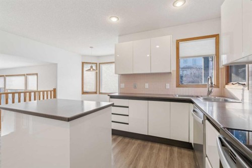 124 Edgebrook Road Nw, Calgary, AB 