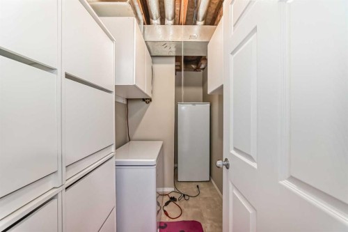 35 Citadel Ridge Close Nw, Calgary, AB - Indoor Photo Showing Laundry Room