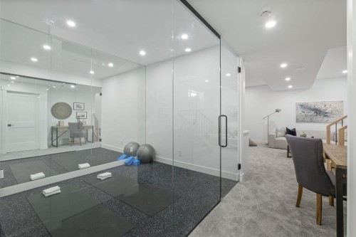 1445 28 Street Sw, Calgary, AB - Indoor Photo Showing Other Room