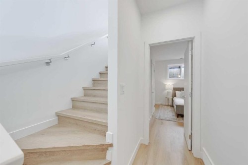 2-828 8 Avenue Ne, Calgary, AB - Indoor Photo Showing Other Room