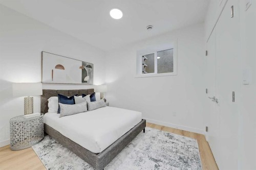 2-828 8 Avenue Ne, Calgary, AB - Indoor Photo Showing Bedroom