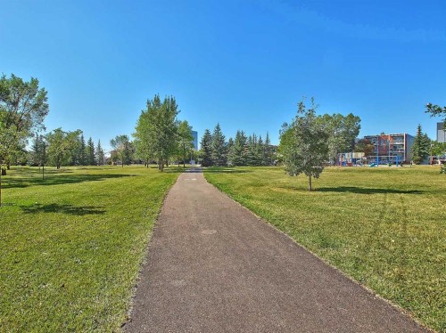 2-828 8 Avenue Ne, Calgary, AB - Outdoor With View
