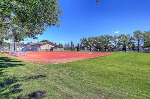 2-828 8 Avenue Ne, Calgary, AB - Outdoor