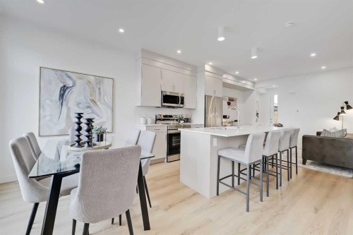 2-828 8 Avenue Ne, Calgary, AB - Indoor Photo Showing Other Room