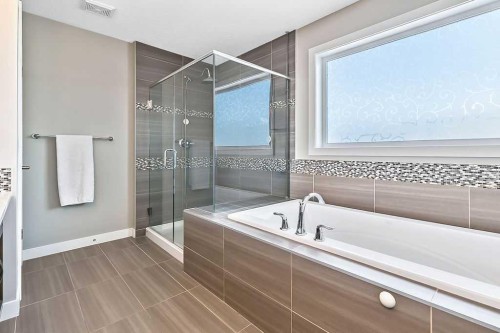 94 Cimarron Springs Circle, Okotoks, AB - Indoor Photo Showing Bathroom