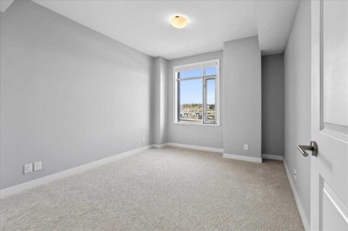 501-24 Varsity Estates Circle Nw, Calgary, AB - Indoor Photo Showing Other Room