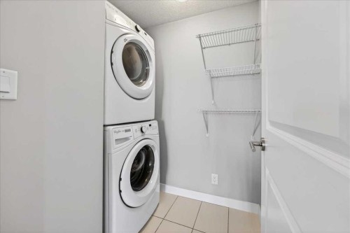 501-24 Varsity Estates Circle Nw, Calgary, AB - Indoor Photo Showing Laundry Room