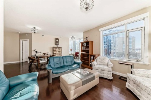 310-24 Varsity Estates Circle Nw, Calgary, AB - Indoor Photo Showing Living Room