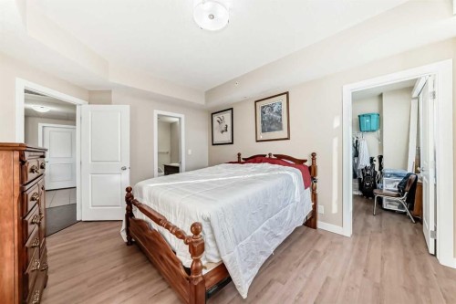310-24 Varsity Estates Circle Nw, Calgary, AB - Indoor Photo Showing Bedroom